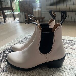 Blundstone women’s boots size 7.5